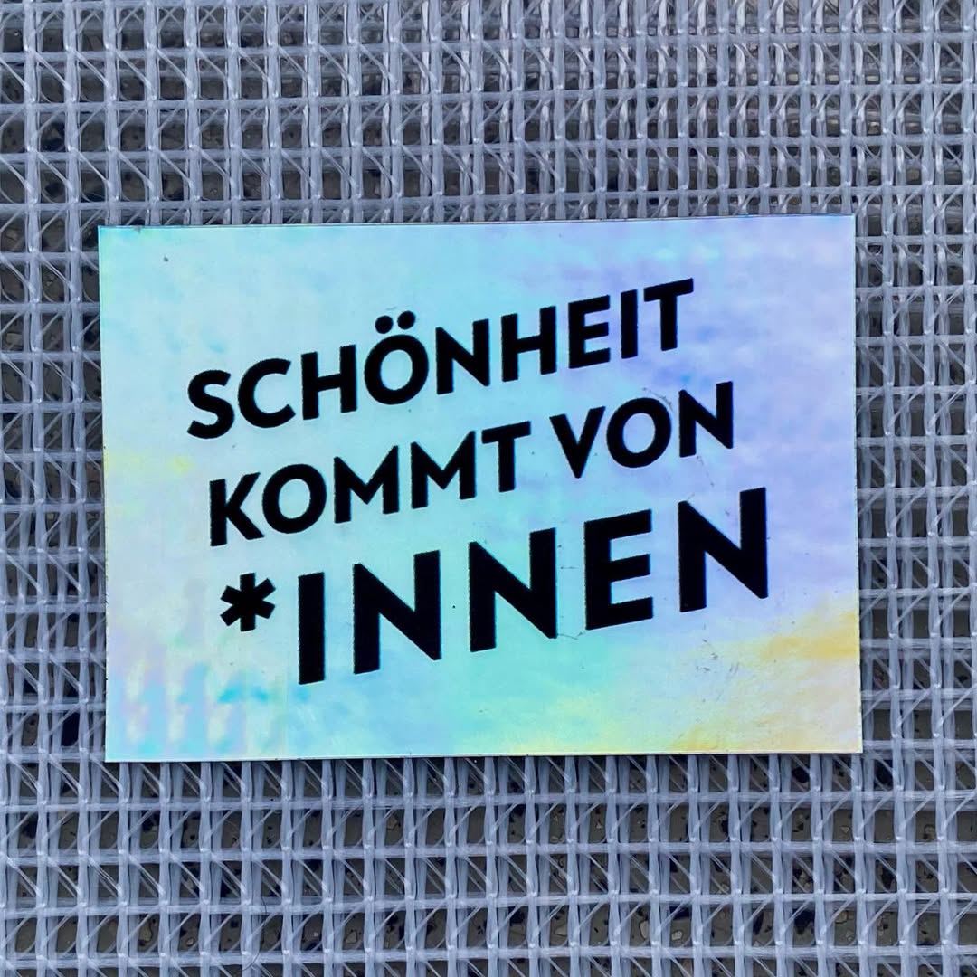 Sticker “Schönheit kommt von *innen”